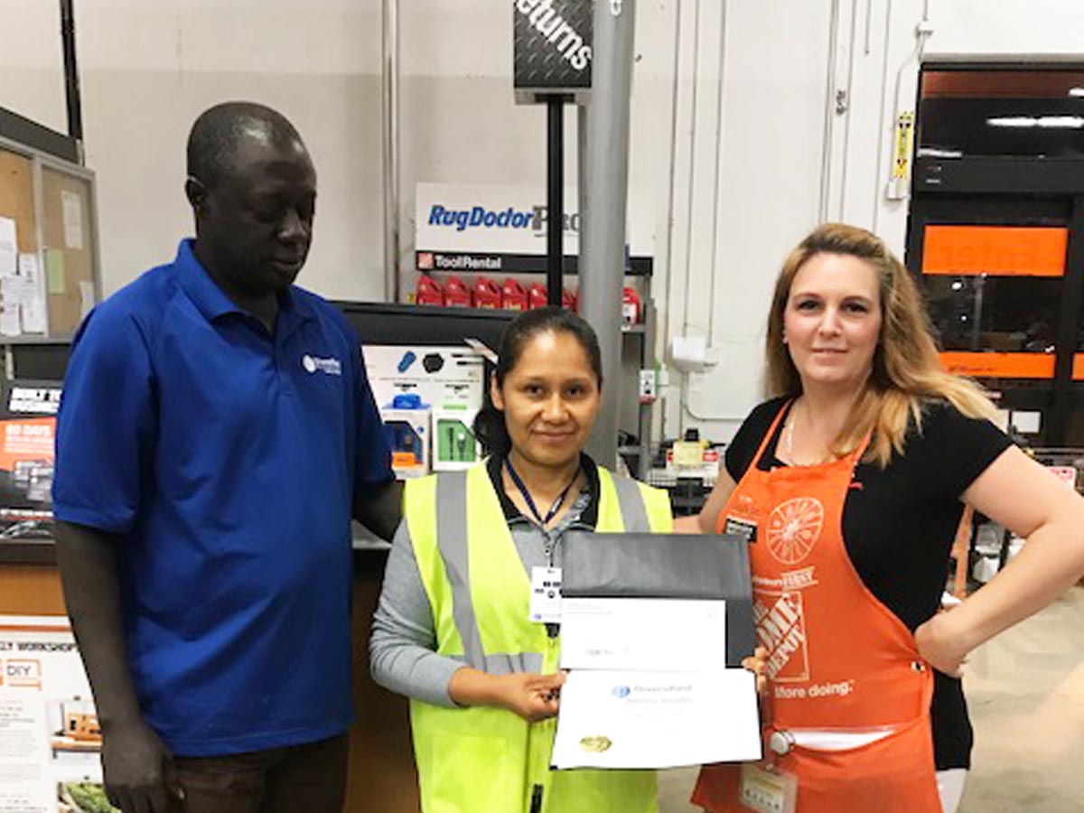 Diversified Associate Receives Bravo Award at Home Depot