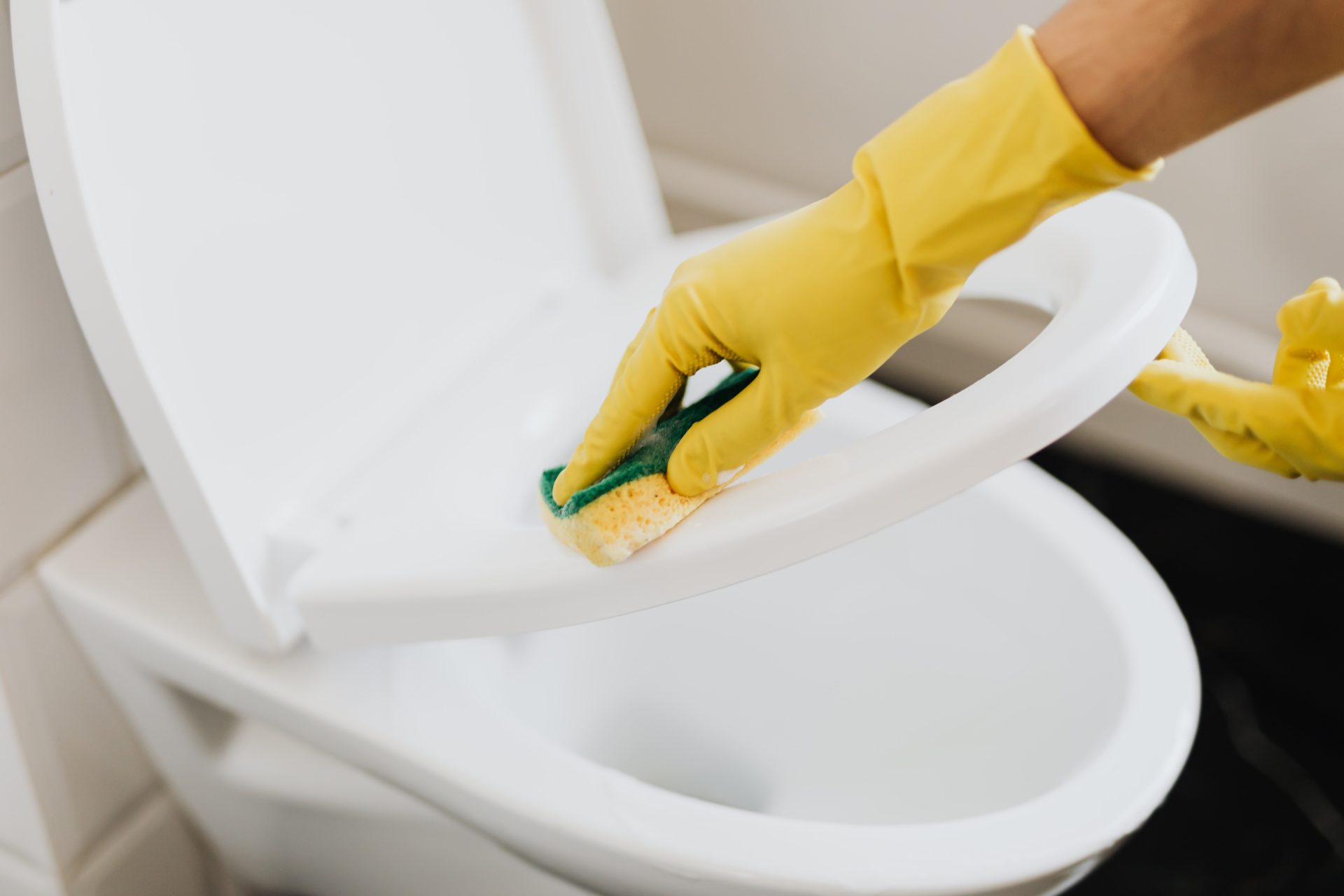 Clean Restrooms and Positive Impressions: Why You Should Outsource Your Restroom Sanitation