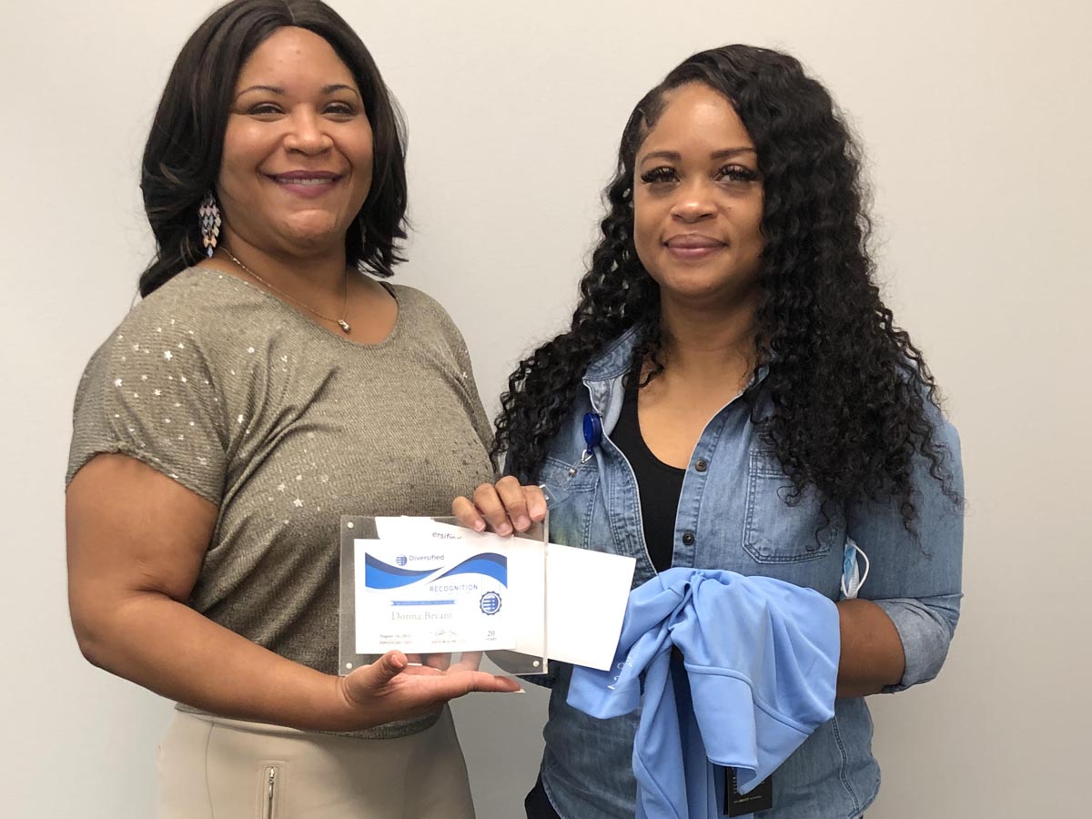 Donna Bryant Earns 20 Year Award
