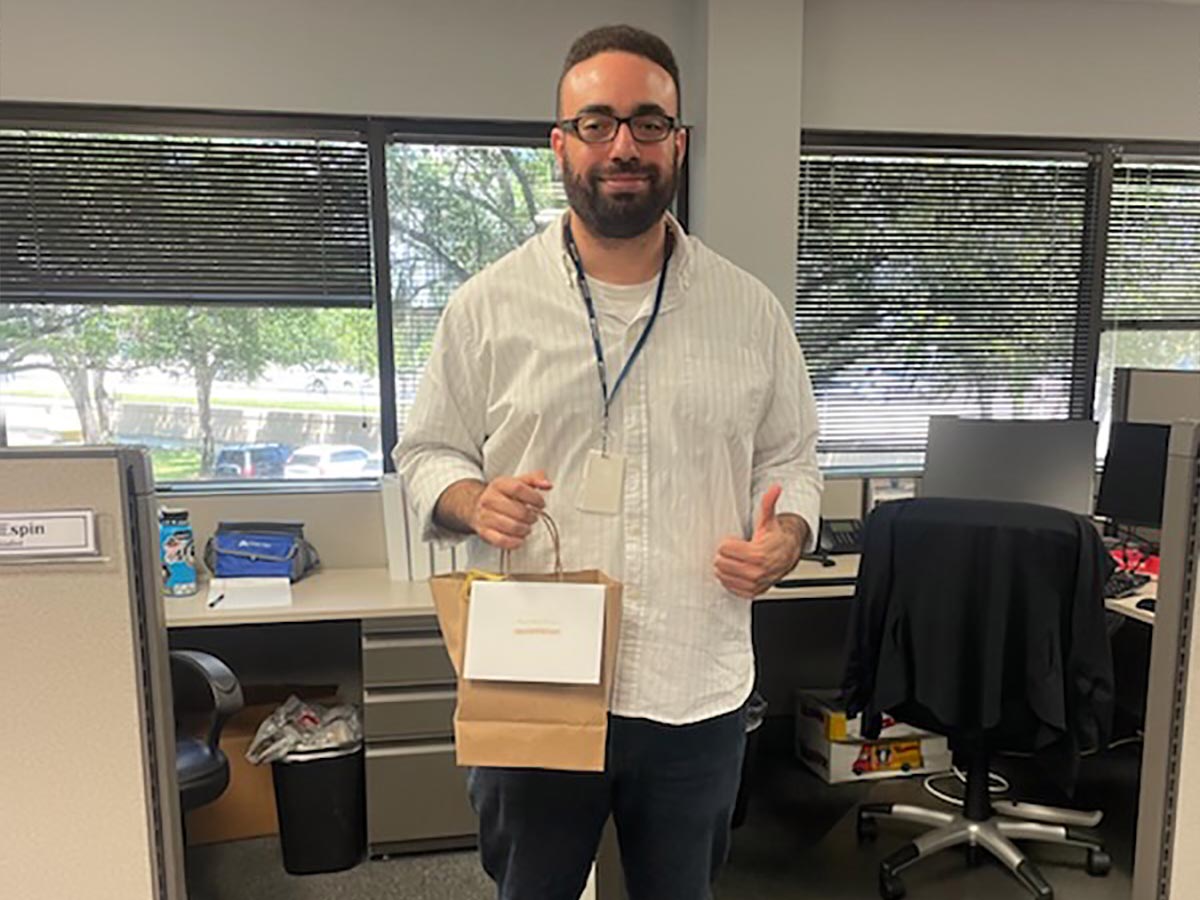 Emanuel Espin Earns 5 Year Service Award